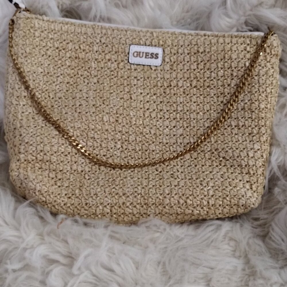 GUESS Woven Straw Shoulder Bag Beige Gold Chain Summer Clutch Resort Style - Picture 2 of 9